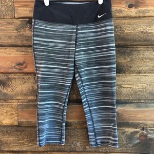 Nike Dry-Fit Capri Leggings